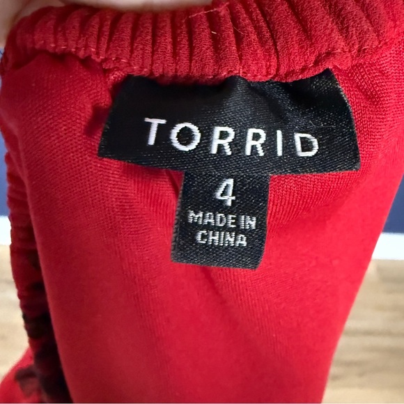 Torrid Mini Chiffon Off-Shoulder Skater Dress | Red & Black Floral | Size 4X - Picture 6 of 10